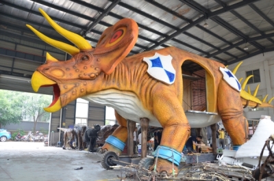 Parade Triceratops